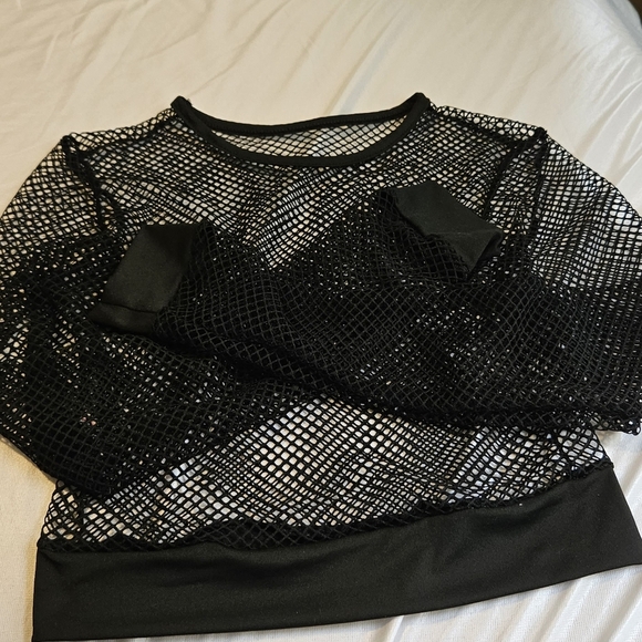 Size "L" Fits Like S/M Fishnet Mesh Crop Top - Picture 4 of 5
